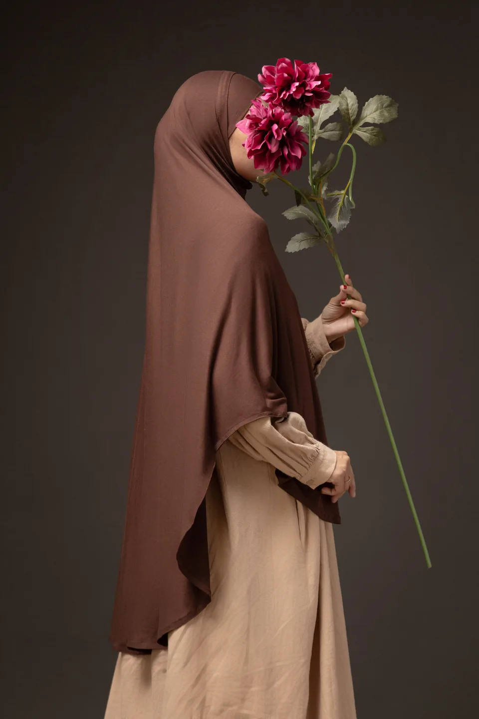Detail Laqeen Wide Instant Hijab, Mahogany, foto 2