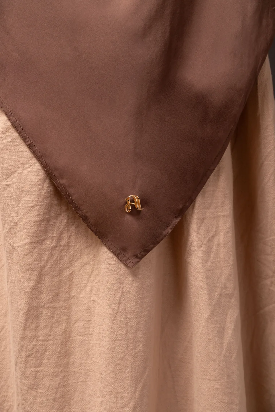 Detail Ruqayah Hijab, Mahogany, foto 2